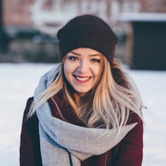 Verified Axonera AG client Elena Petrova from Sofia, BG